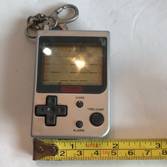 Nintendo Miniature Gameboy Keychain - Picture 5 of 5